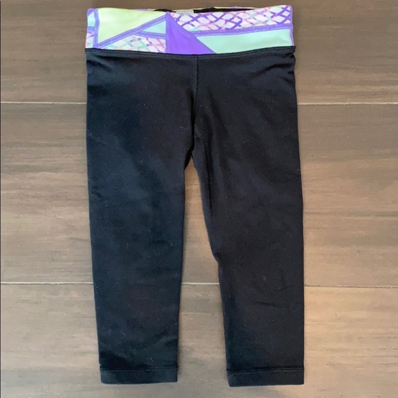 Ivivva - Lulu lemon Girl Cropped Leggings with Purple and Green Trim - Picture 1 of 4